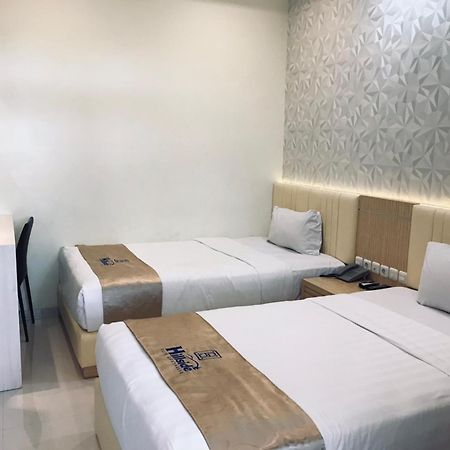 Hillside Suite Guest House Malang Esterno foto
